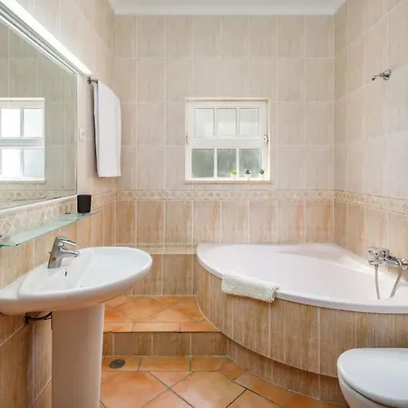 7 Bedroom Private Tenazinha Ii, With Pool *