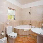 7 Bedroom Private Tenazinha Ii, With Pool Albufeira