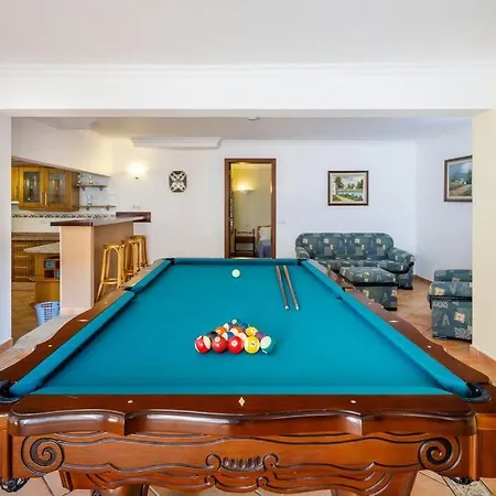 Villa 7 Bedroom Private Tenazinha Ii, With Pool Albufeira