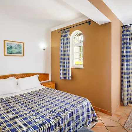 7 Bedroom Private Tenazinha Ii, With Pool * Albufeira
