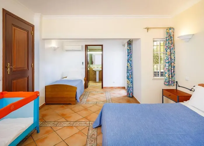 7 Bedroom Private Tenazinha Ii, With Pool Albufeira