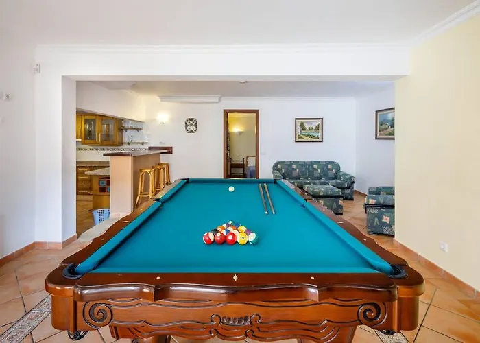 Villa 7 Bedroom Private Tenazinha Ii, With Pool Albufeira