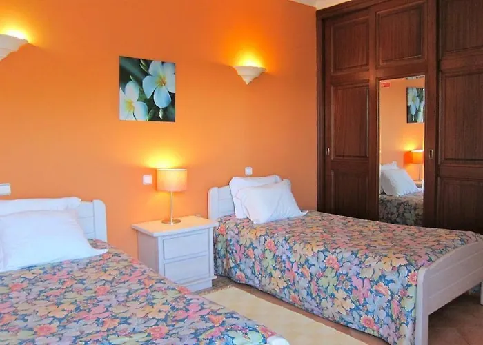 Villa 7 Bedroom Private Tenazinha Ii, With Pool Albufeira