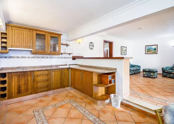 7 Bedroom Private Tenazinha Ii, With Pool * Albufeira